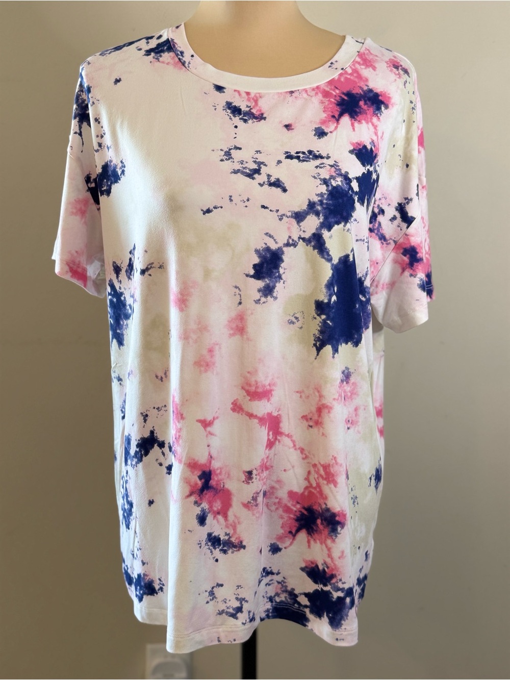 Inspired Hearts tie dyed short sleeve tee pink blue tan white SZ M
